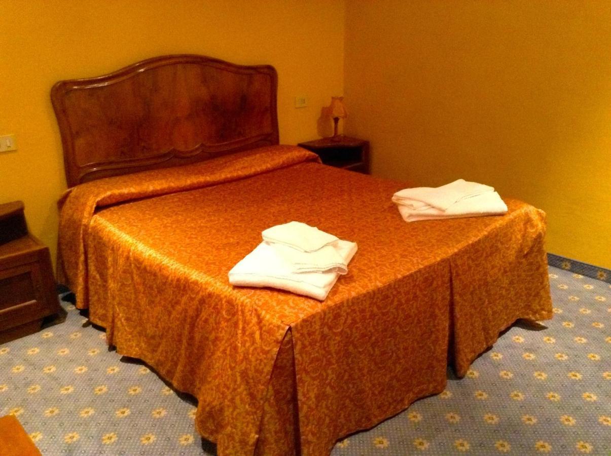 Albergo Ristorante Da Carlino Castelnuovo di Garfagnana Room photo
